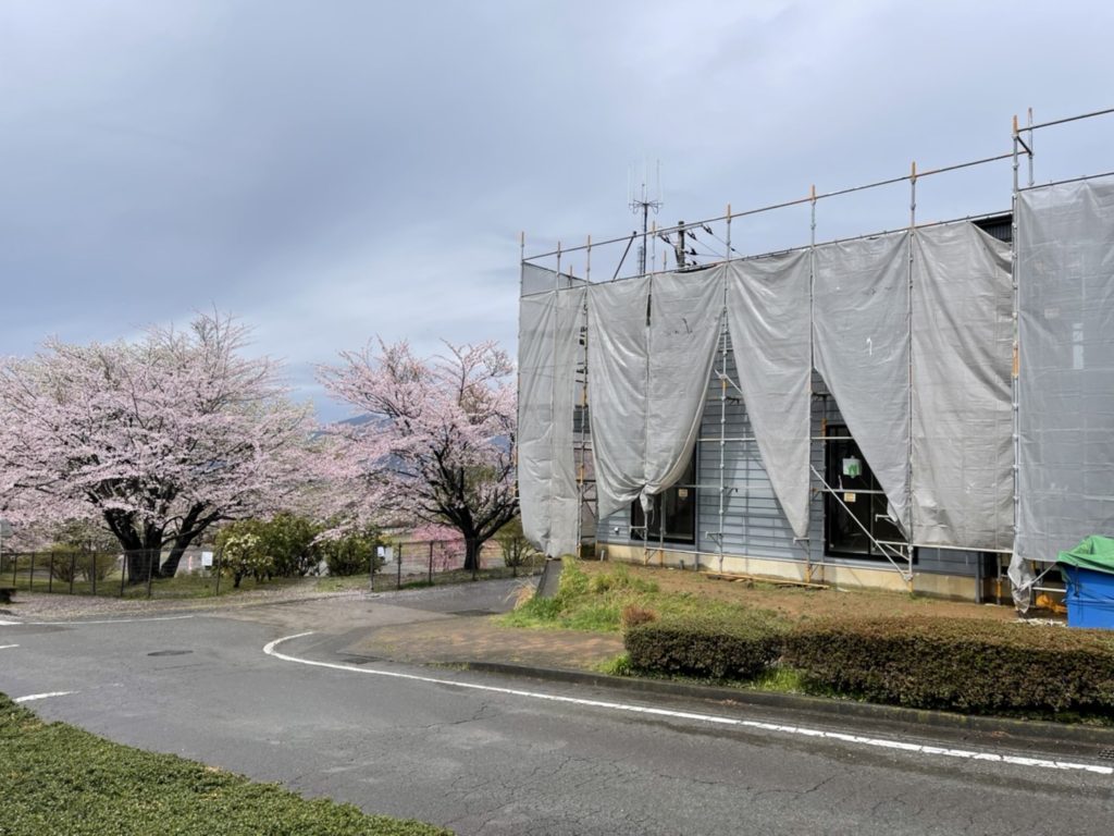 三島市　S様邸　現場から見える桜