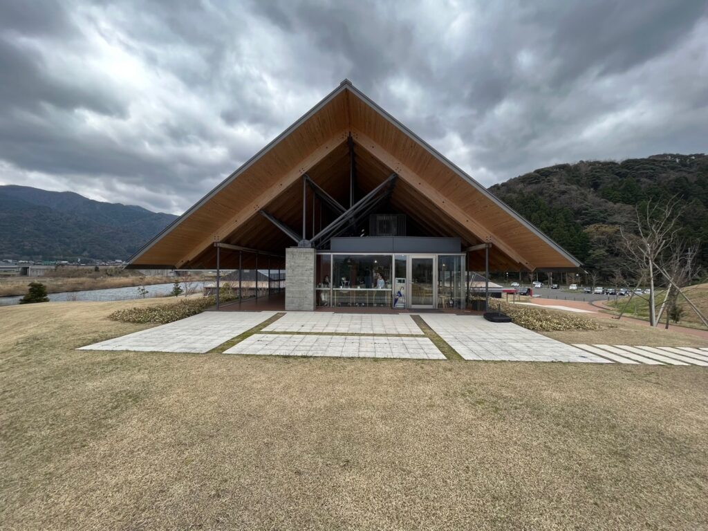 年縞博物館 ── 時を重ねる建築